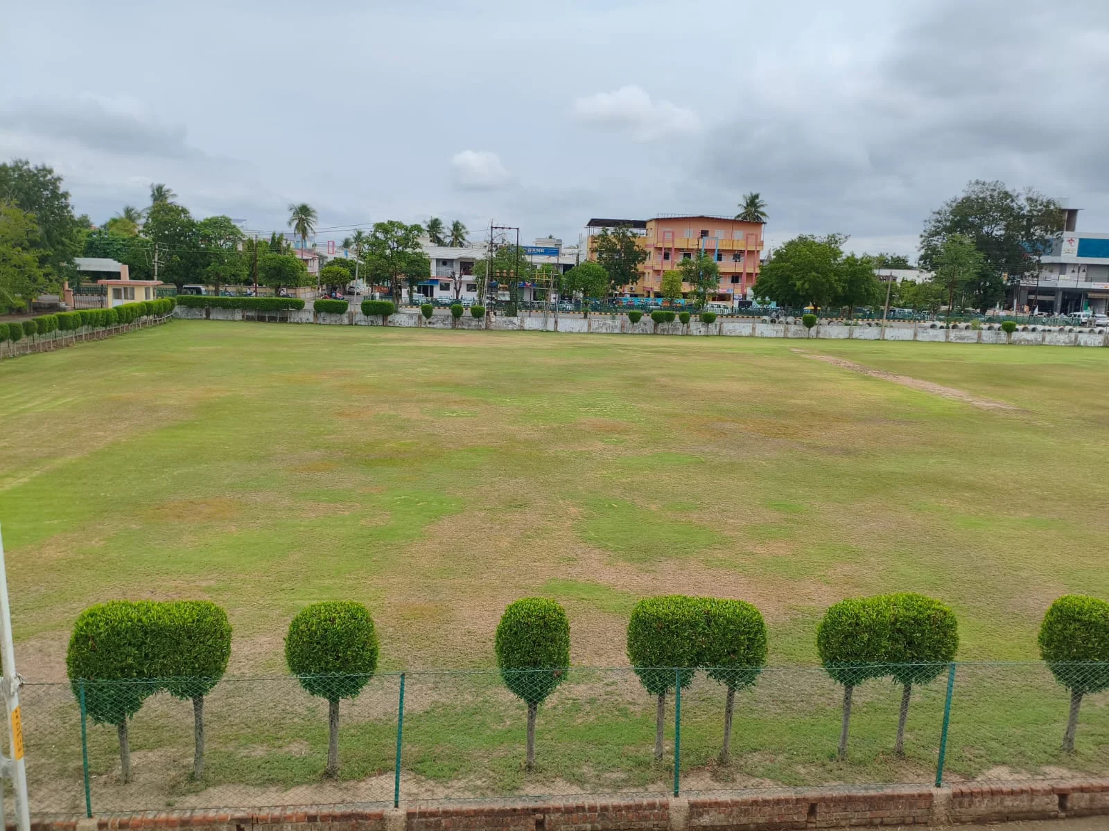મુખ્ય કેમ્પસ ગ્રાઉન્ડ image 2